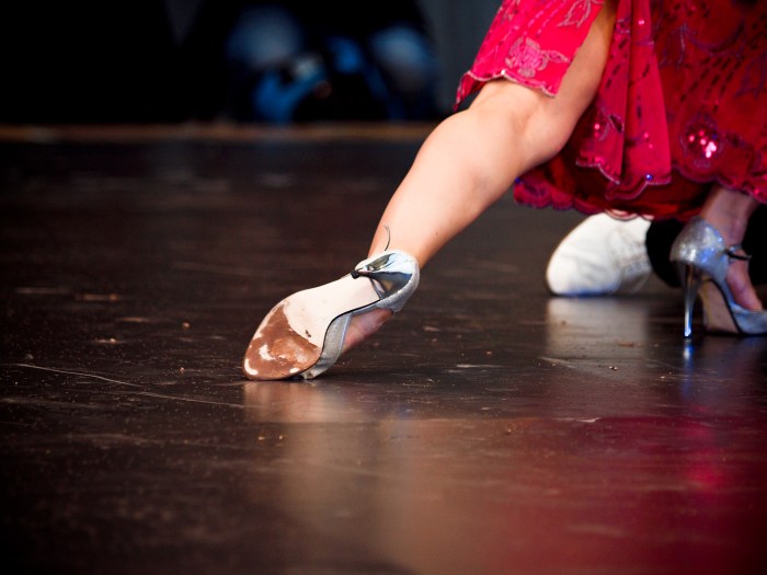 Pieds de danseurs de tango. Photo de Luca Boldrini.