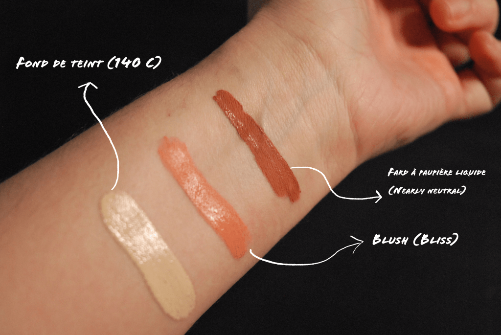 Swatch des produits, à l'exception du rouge à lèvre liquide, introuvable au moment où je prenais la photo... 